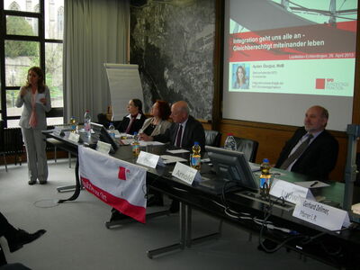 Ein buntes Podium diskutierte in Echterdingen das Thema Integration.